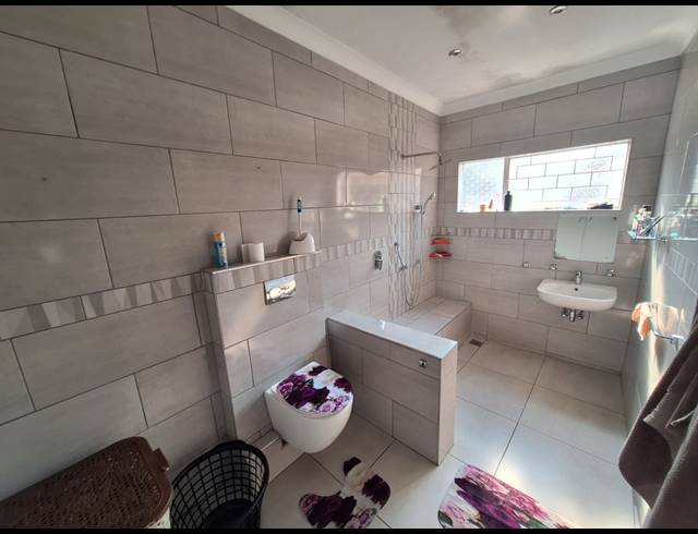3 BEDROOM HOUSE FOR SALE IN VANDERBIJLPARK SE 7